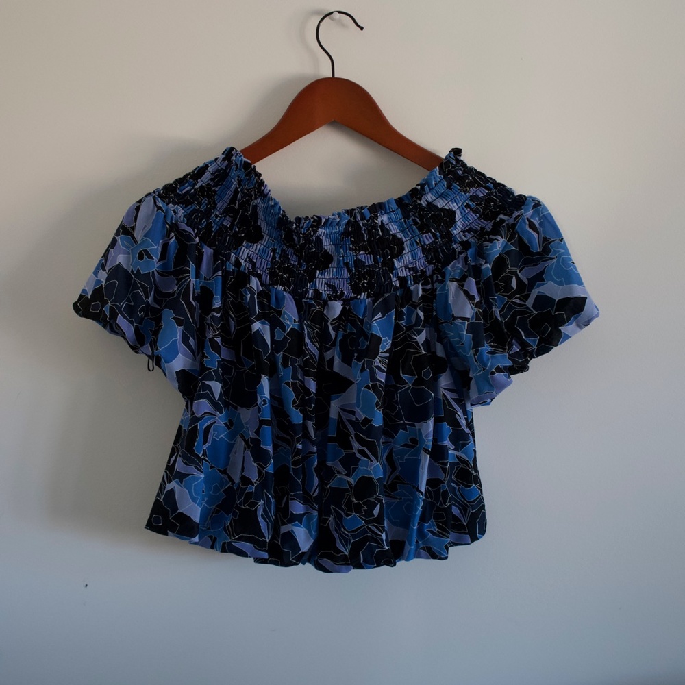 Free People Blue Off the Shoulder Top. Size XS.